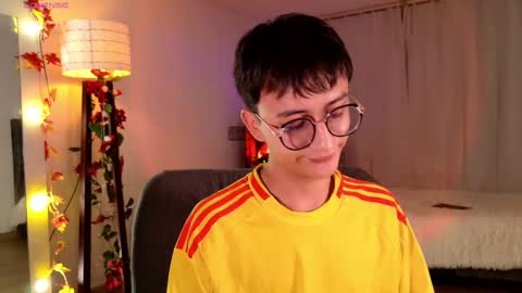 Snapshot of mr_evan1 chatting on 02/20/25, 01:51 Mr Evans online show from 02/20/25, 01:51