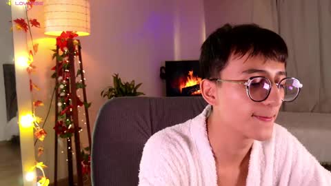 Snapshot of mr_evan1 chatting on 02/24/25, 03:53 Mr Evans online show from 02/24/25, 03:53