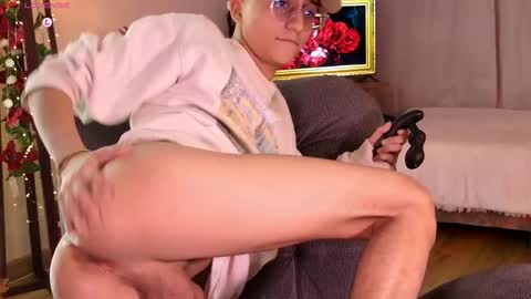 Snapshot of mr_evan1 chatting on 02/26/25, 03:19 Mr Evans online show from 02/26/25, 03:19