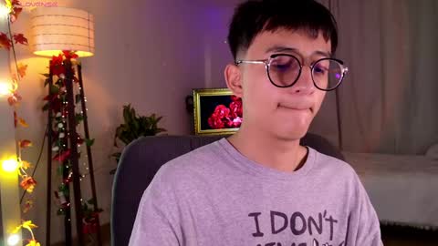 Snapshot of mr_evan1 chatting on 02/28/25, 02:53 Mr Evans online show from 02/28/25, 02:53