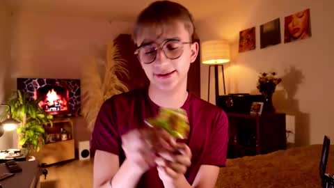 Snapshot of mr_evan1 chatting on 09/11/25, 04:18 Mr Evans online show from 09/11/25, 04:18