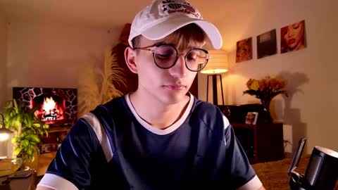 Snapshot of mr_evan1 chatting on 09/13/25, 04:07 Mr Evans online show from 09/13/25, 04:07