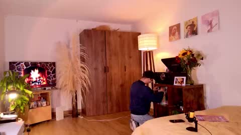 Snapshot of mr_evan1 chatting on 09/24/25, 03:04 Mr Evans online show from 09/24/25, 03:04