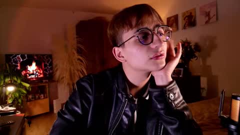 Snapshot of mr_evan1 chatting on 09/25/25, 03:10 Mr Evans online show from 09/25/25, 03:10