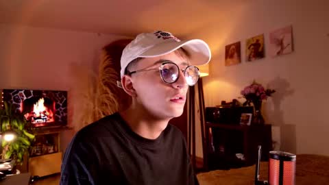 Snapshot of mr_evan1 chatting on 10/04/25, 02:15 Mr Evans online show from 10/04/25, 02:15