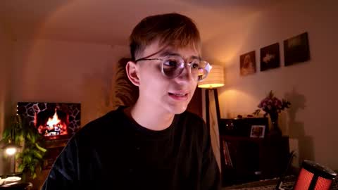 Snapshot of mr_evan1 chatting on 10/10/25, 04:39 Mr Evans online show from 10/10/25, 04:39