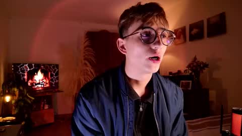 Snapshot of mr_evan1 chatting on 10/14/25, 04:19 Mr Evans online show from 10/14/25, 04:19