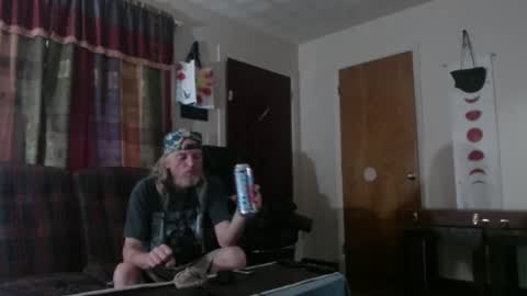 Snapshot of mr_happy12 chatting on 10/13/25, 11:05 mr_happy12 online show from 10/13/25, 11:05