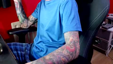 Snapshot of mr_hung_uk38 chatting on 11/07/25, 10:43 mr_hung_uk38 online show from 11/07/25, 10:43