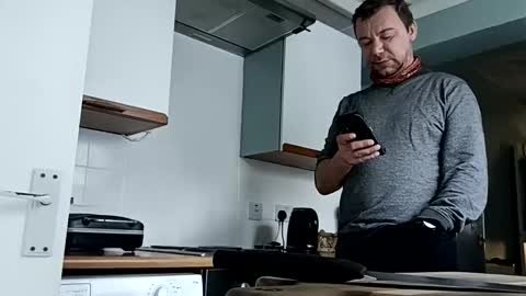 mr_i_ online show from 02/09/25, 09:47