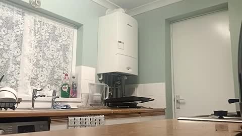 mr_i_ online show from 09/28/25, 05:46