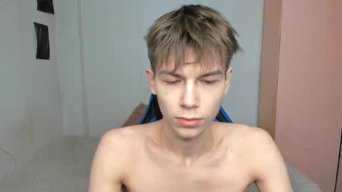 Snapshot of mr_makentoshi chatting on 02/24/25, 01:31 Makentoshi online show from 02/24/25, 01:31