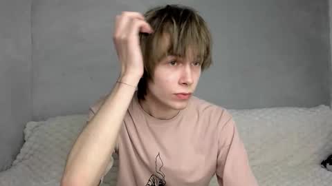 Snapshot of mr_makentoshi chatting on 11/21/25, 12:21 Makentoshi online show from 11/21/25, 12:21