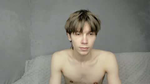 Snapshot of mr_makentoshi chatting on 04/02/26, 04:37 Makentoshi online show from 04/02/26, 04:37