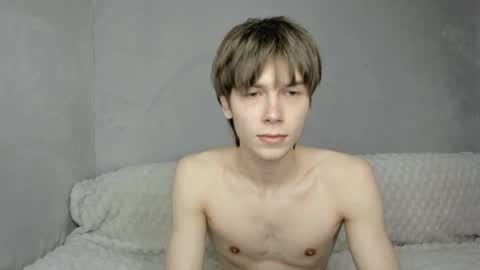 Snapshot of mr_makentoshi chatting on 04/08/26, 06:46 Makentoshi online show from 04/08/26, 06:46