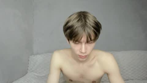 Snapshot of mr_makentoshi chatting on 04/13/26, 04:29 Makentoshi online show from 04/13/26, 04:29