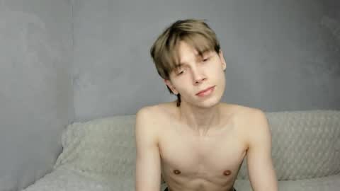 Snapshot of mr_makentoshi chatting on 05/13/26, 07:55 Makentoshi online show from 05/13/26, 07:55