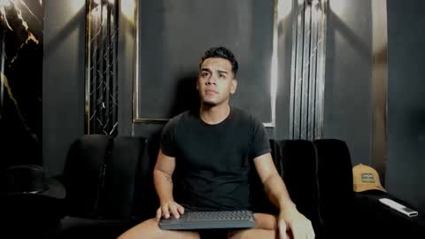 mr_maximo online show from 12/17/25, 08:59