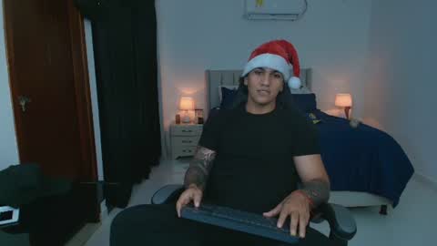 Snapshot of mr_maximo chatting on 06/11/26, 02:22 mr_maximo online show from 06/11/26, 02:22