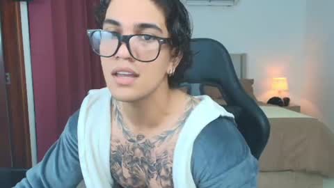 Snapshot of mr_maximo chatting on 07/16/26, 02:06 mr_maximo online show from 07/16/26, 02:06