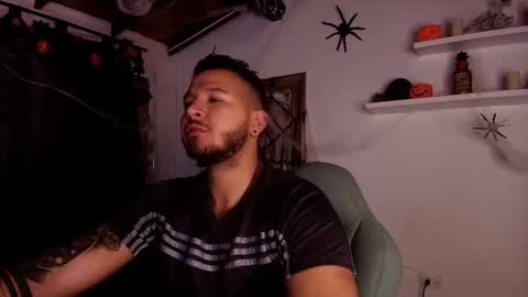 MIKEE online show from 10/20/25, 03:07