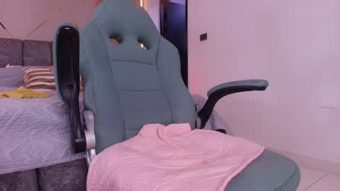 MIKEE online show from 04/09/26, 06:19