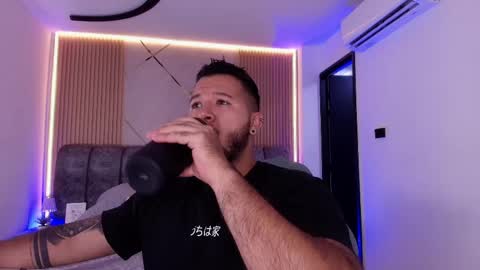 MIKEE online show from 04/17/26, 03:09