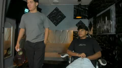 Snapshot of mr_mois chatting on 04/04/26, 06:11 mr_mois online show from 04/04/26, 06:11