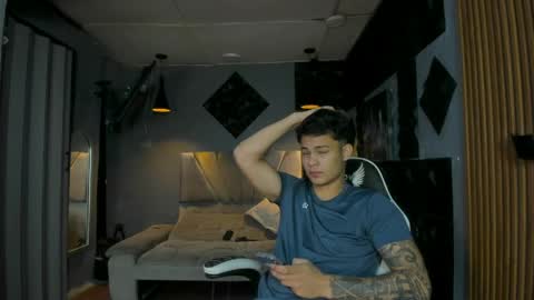 Snapshot of mr_mois chatting on 04/25/26, 09:56 mr_mois online show from 04/25/26, 09:56