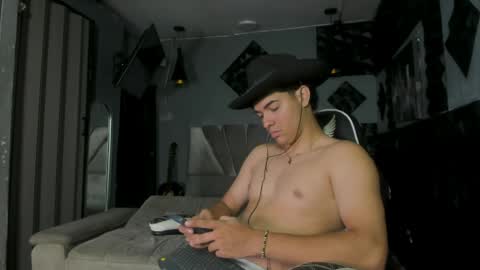 Snapshot of mr_mois chatting on 05/08/26, 05:13 mr_mois online show from 05/08/26, 05:13