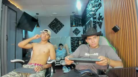 Snapshot of mr_mois chatting on 05/30/26, 06:54 mr_mois online show from 05/30/26, 06:54