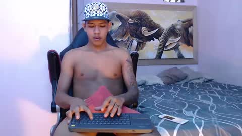 mr_stiven_ online show from 03/04/25, 01:34