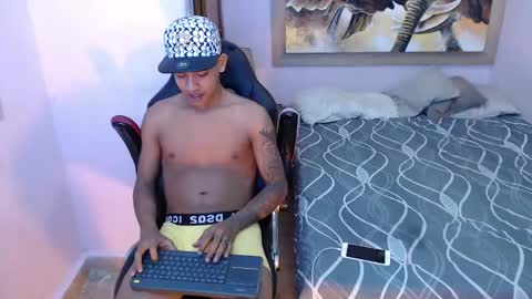 mr_stiven_ online show from 03/08/25, 03:06