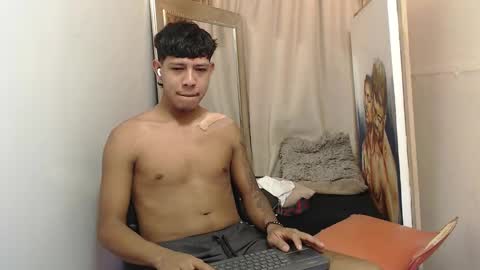 mr_stiven_ online show from 11/29/25, 02:58