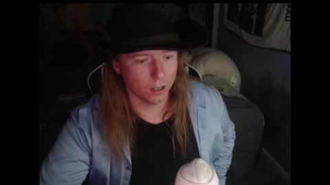 mr_strawberry online show from 10/27/25, 02:48