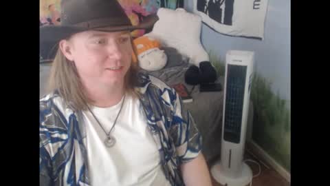 mr_strawberry online show from 03/27/26, 07:02