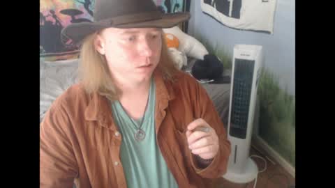 mr_strawberry online show from 03/28/26, 06:18