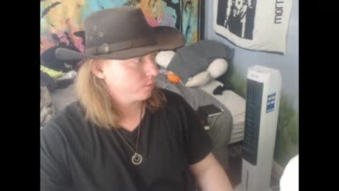 mr_strawberry online show from 04/12/26, 06:13