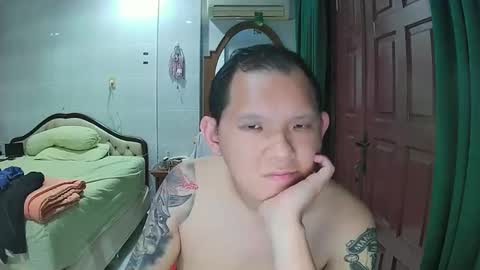 Snapshot of mr_thick89 chatting on 10/30/25, 11:22 mr_thick89 online show from 10/30/25, 11:22