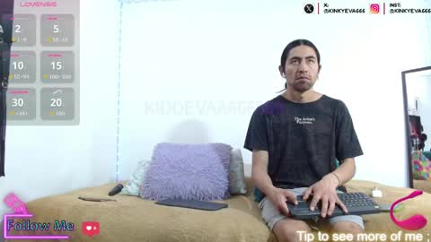 Snapshot of mrandmrs666999 chatting on 05/22/26, 04:23 Mrandmrs666999 online show from 05/22/26, 04:23