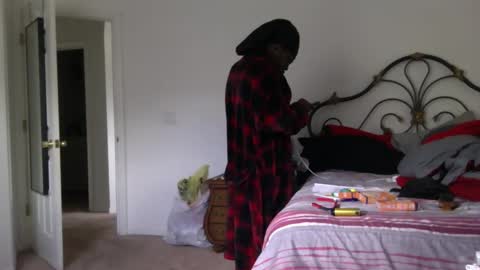 MrBigDThomas online show from 10/07/25, 04:59