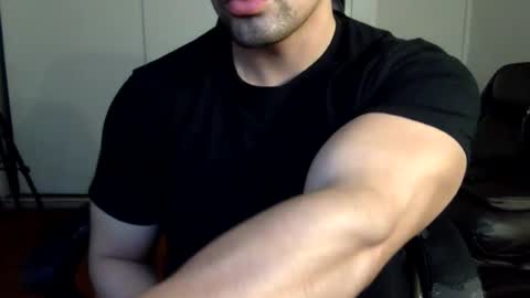 Snapshot of mrbree chatting on 07/30/26, 06:18 Mr Bree online show from 07/30/26, 06:18