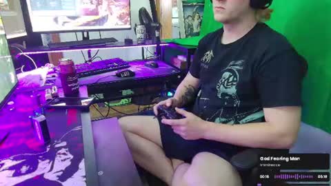 Snapshot of mrbuttcrackula chatting on 07/01/26, 04:18 TyTheBiGuy online show from 07/01/26, 04:18