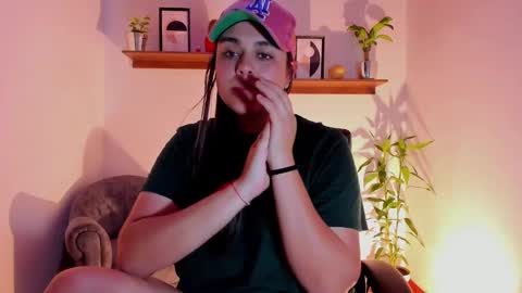 Laura online show from 01/28/25, 02:11