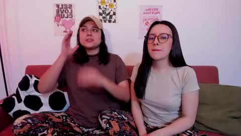 Laura online show from 04/13/26, 05:02