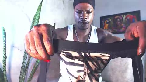 Snapshot of mrbyronstallion chatting on 10/11/25, 11:25 byron online show from 10/11/25, 11:25