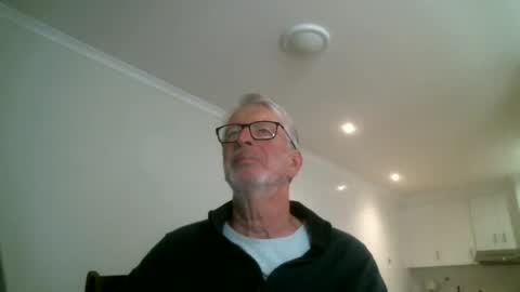 Snapshot of mrcreek1531 chatting on 05/14/26, 01:34 mrcreek1531 online show from 05/14/26, 01:34