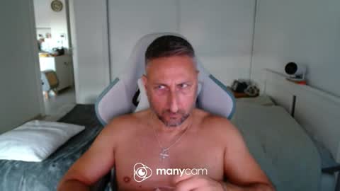 Snapshot of mrdr000 chatting on 06/11/26, 06:39 mrdr000 online show from 06/11/26, 06:39