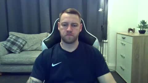 mrengland86566 online show from 02/17/26, 08:04