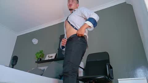 Mr Fox online show from 10/18/25, 07:36